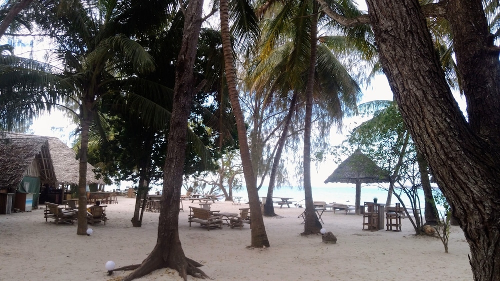 Standard Double or Twin Room, Beach View photo 3
