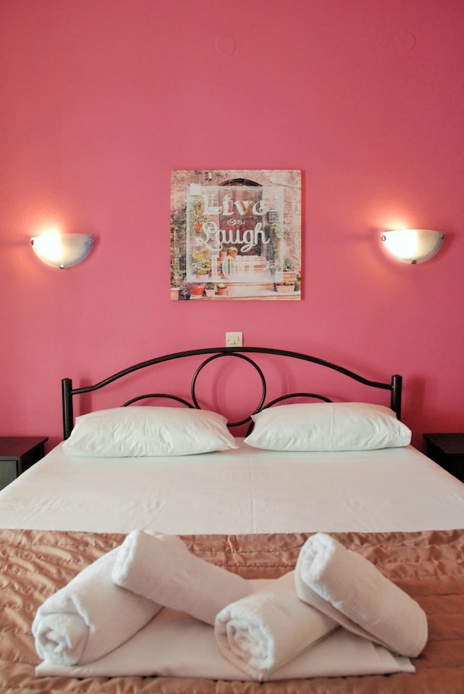 Family Apartment, 2 Bedrooms - Photo 1