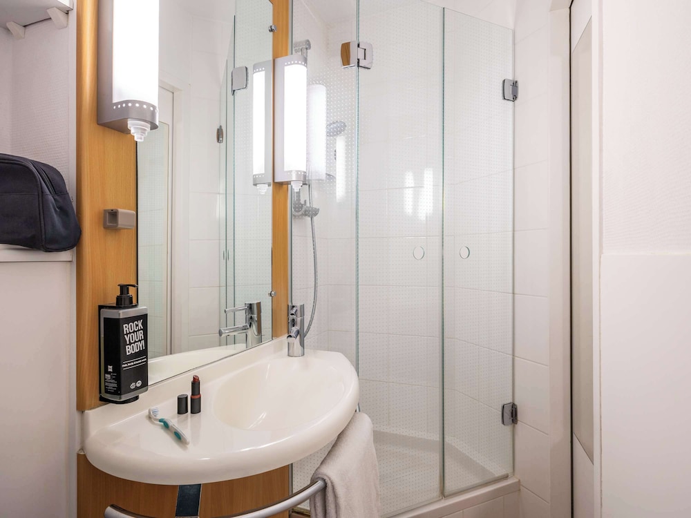 Triple Room, Multiple Beds - Photo 4
