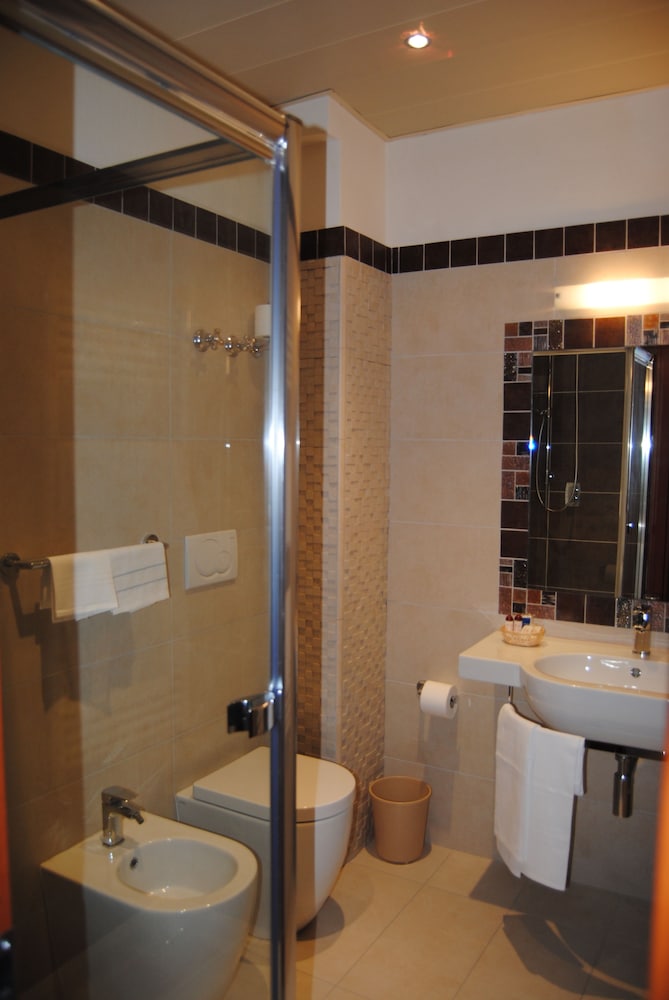 Classic Double or Twin Room photo 3