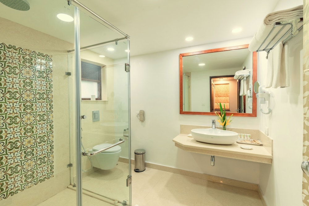 Executive Villa, 2 Twin Beds, Pool View - Photo 4