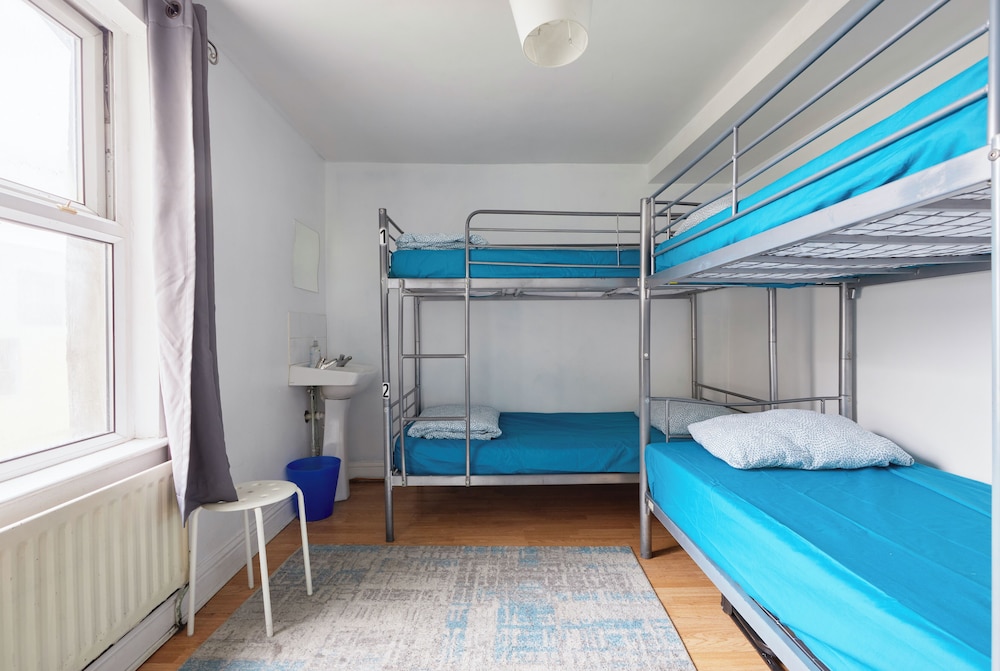 Bed in a Shared 4-bed Female Dormitory photo 1