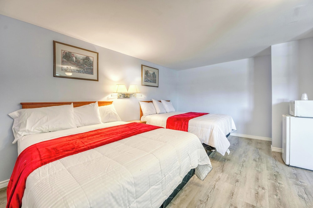 Deluxe Double Room, 2 Queen Beds, Non Smoking, Bathtub photo 1
