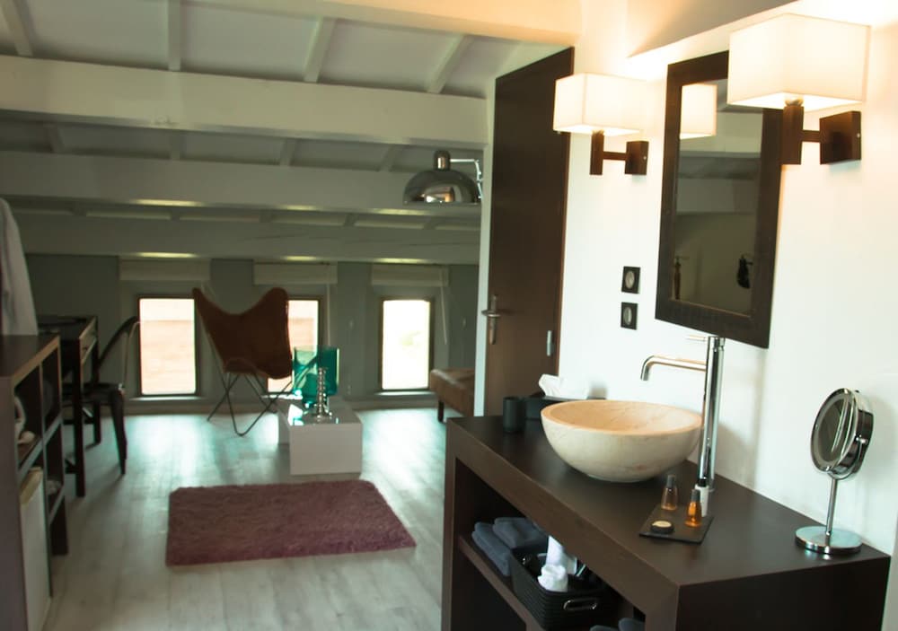 Double Room (Wenge) photo 1