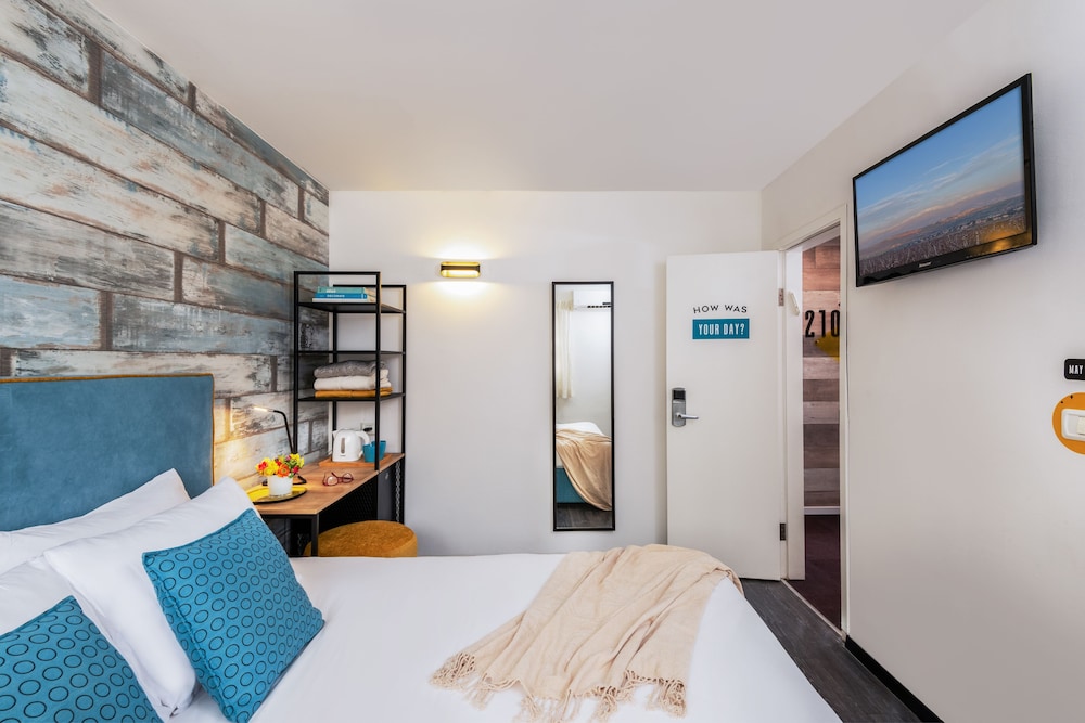 Economy Double or Twin Room photo 3
