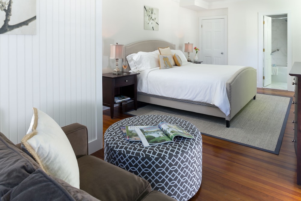 Standard Room, 1 King Bed photo 1