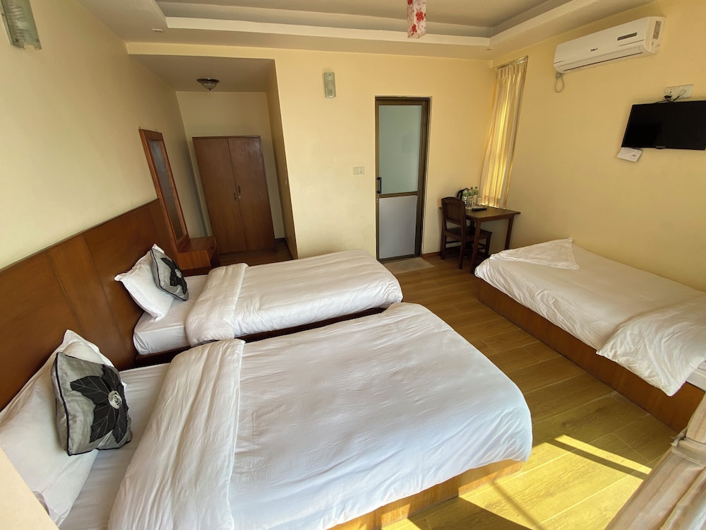 Deluxe Triple Room photo 2