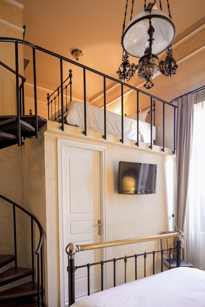Superior Quadruple Room photo 2