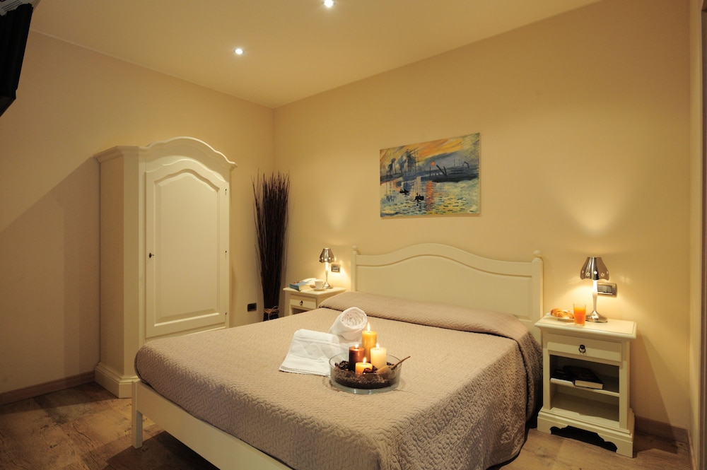 Double Room - Photo 3
