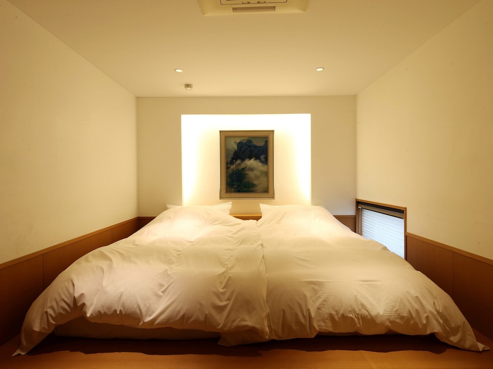 Deluxe Suit Room with Open Air Bath [KAZE no MIDORI] photo 2