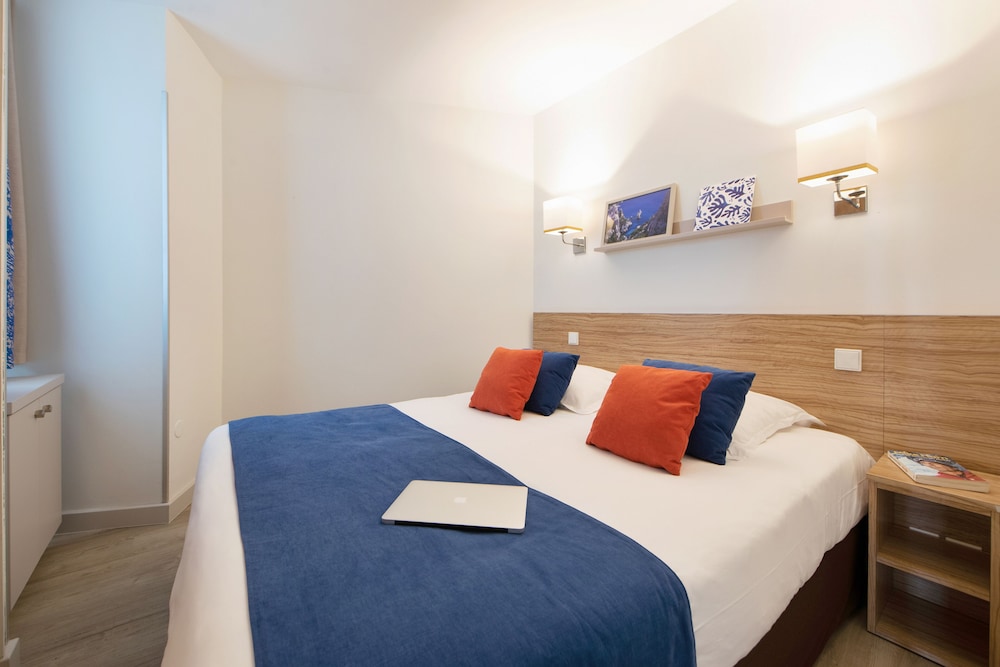 Apartment 4 people - 1 bedroom - Hot tub - Terrace - Air conditioned - Port view