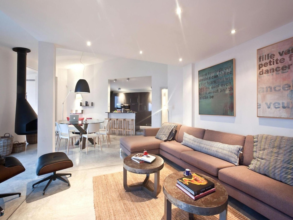 Villa photo 3