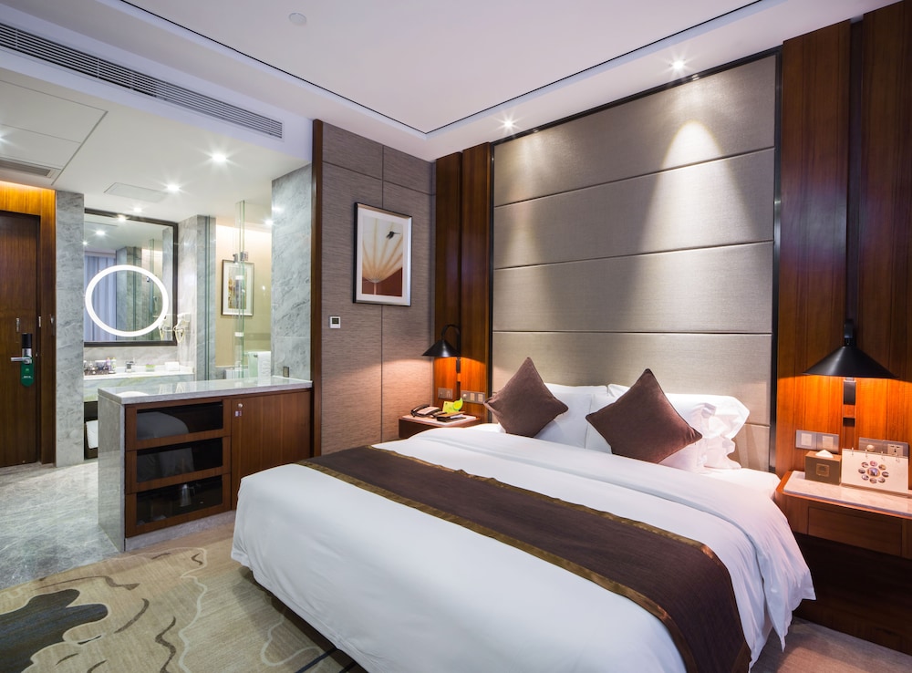 Superior Room, 1 King Bed (No Bathtub)