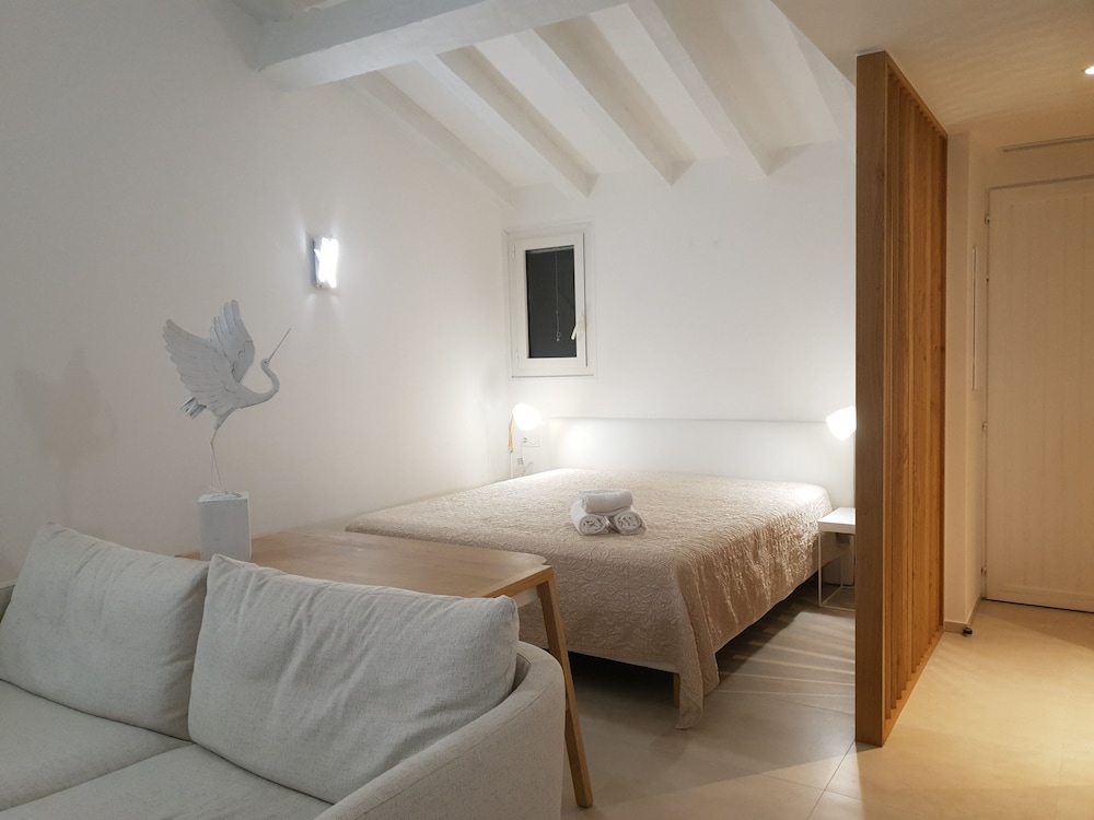 Superior Suite, 1 King Bed, Sea View photo 3