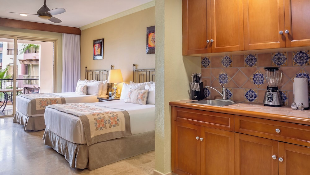 Two Bedroom Suite - Photo 5