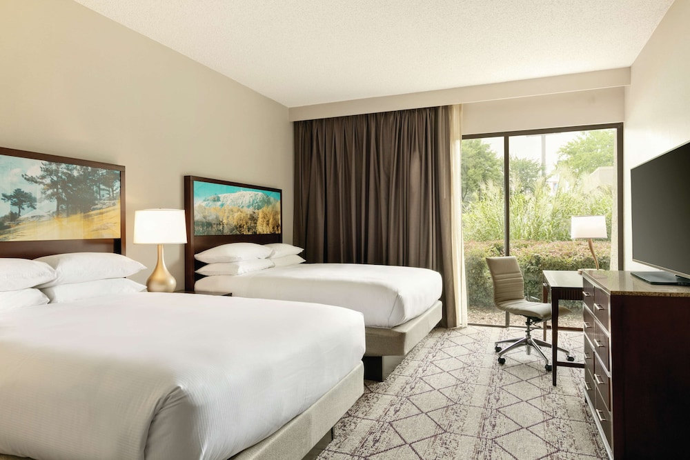 Room, 2 Queen Beds, Accessible, Bathtub - Photo 4