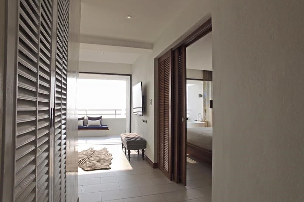 1 Bedroom Suite photo 2