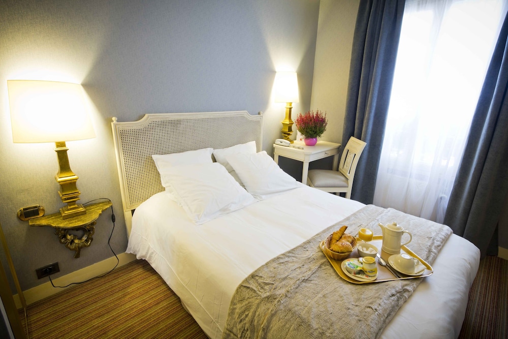 Classic Double Room thumbnail 6