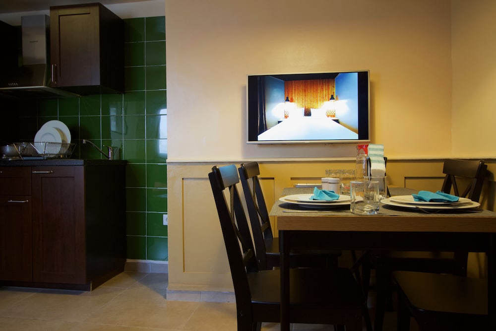 Deluxe Suite - Photo 19