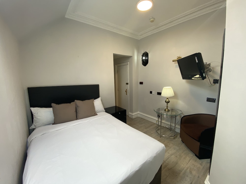 Basic Double Room