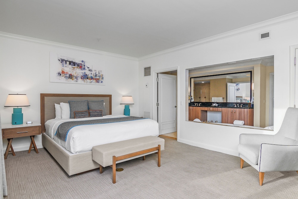 Penthouse, Multiple Beds thumbnail 5