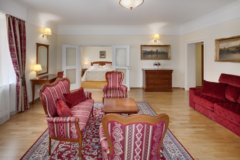 Family Suite, City View