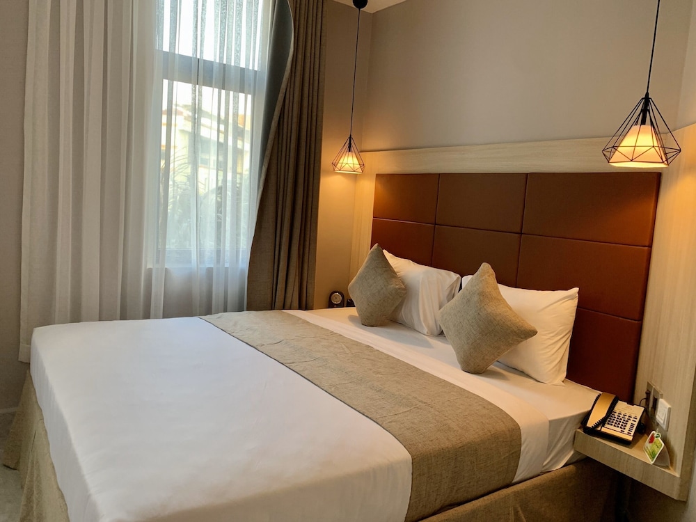 Deluxe Double Room, City View