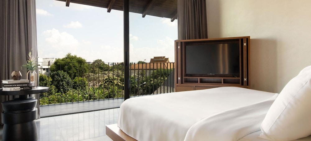 Khiri Suite - Photo 4