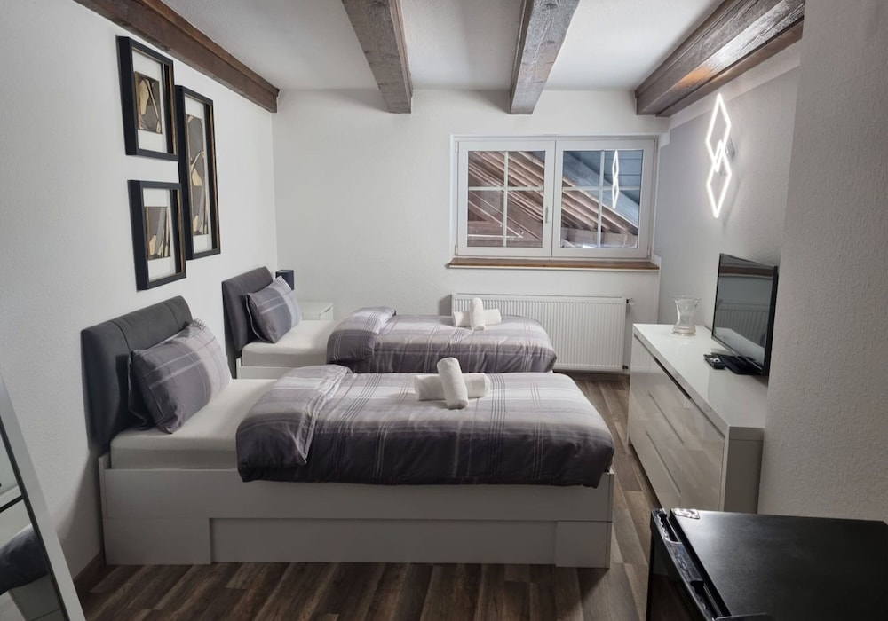 Standard Twin Room, Private Bathroom, Courtyard View photo 2