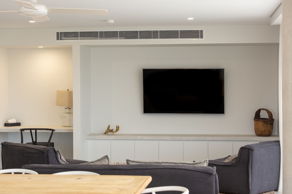 Suite 8, Level 4