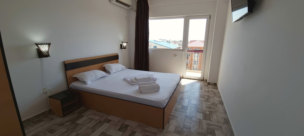 Standard Double Room, with balcony, city view photo 1
