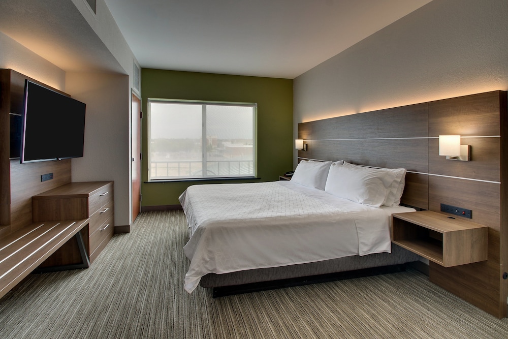 Suite, 1 Bedroom - Photo 3