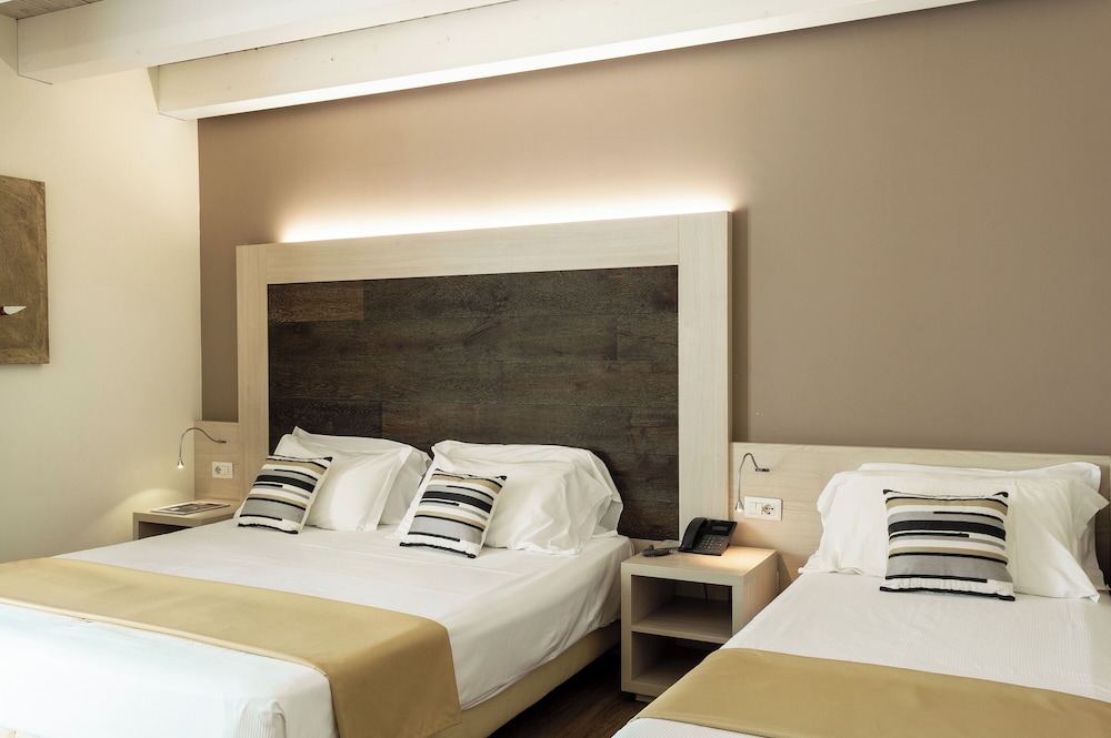 Superior Triple Room - Photo 7
