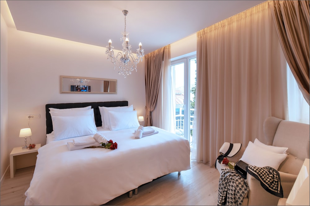 Comfort Room, 1 King Bed, City View (3)
