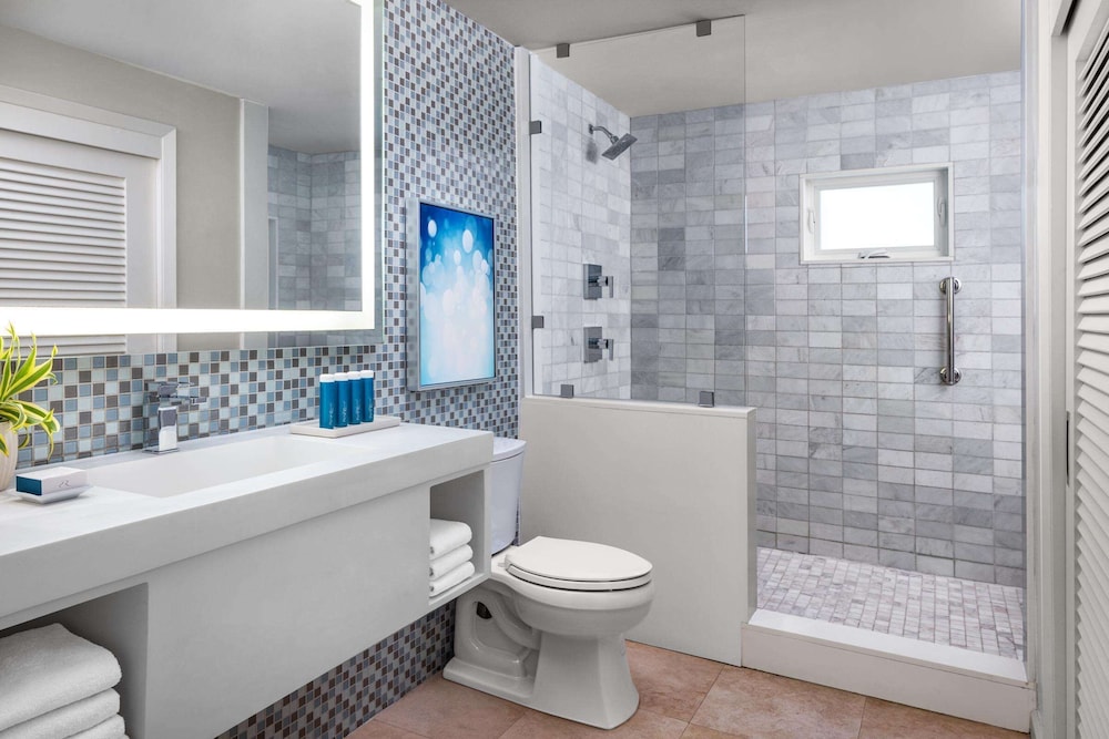 Island Village Club Level Junior Villa Suite w/ Outdoor Tranquility Soaking Tub (VJS) photo 3