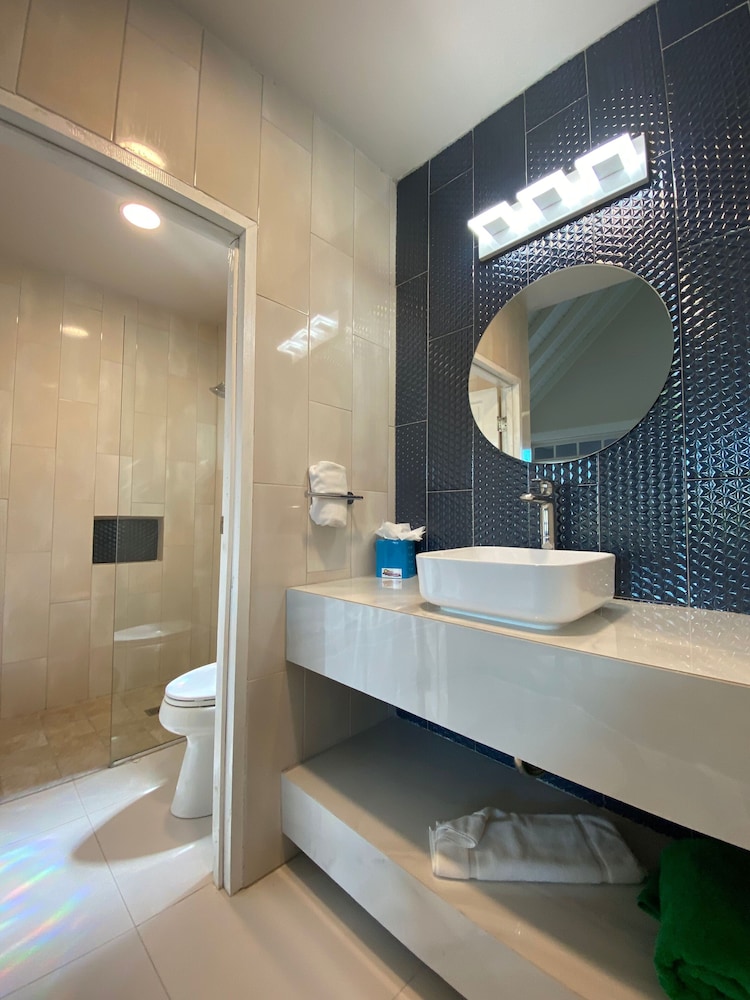 Standard Room, 2 Double Beds, Beachside, photo 6
