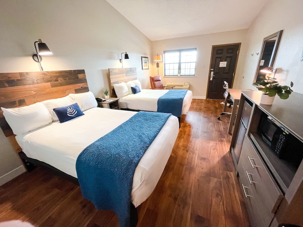 Traditional Room, 2 Double Beds, Non Smoking