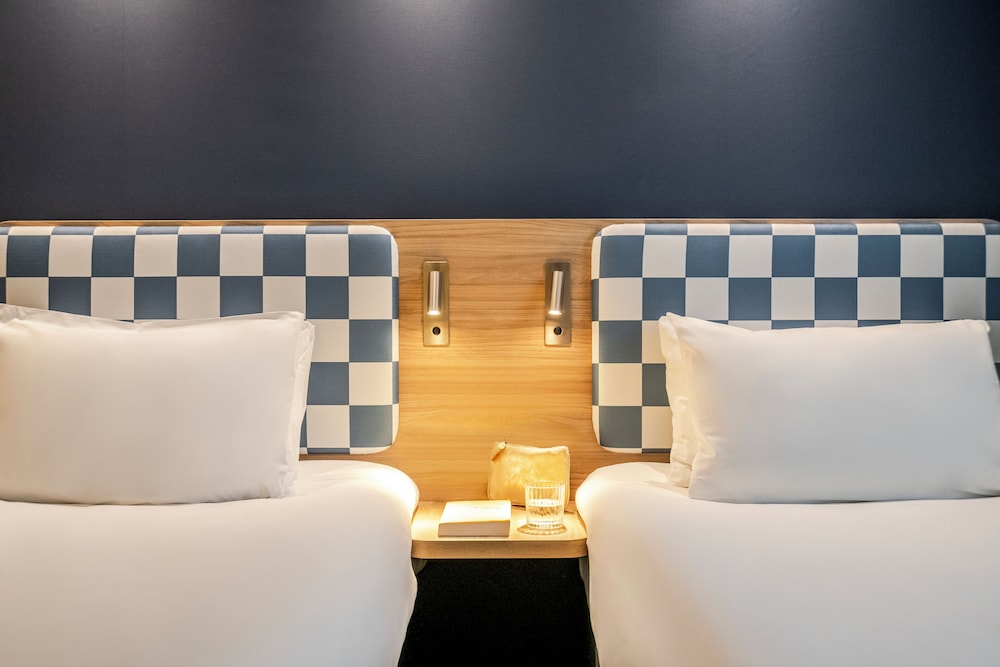 Standard Room, 2 Twin Beds photo 2