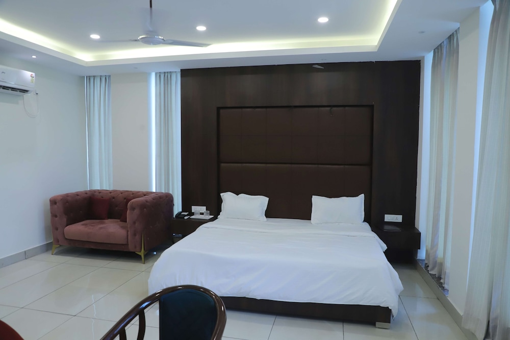 Luxury Suite, Balcony photo 2