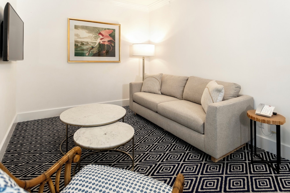 Suite, 1 Bedroom, Oceanfront (veranda, 1 King Primary/1 Queen Sofa)