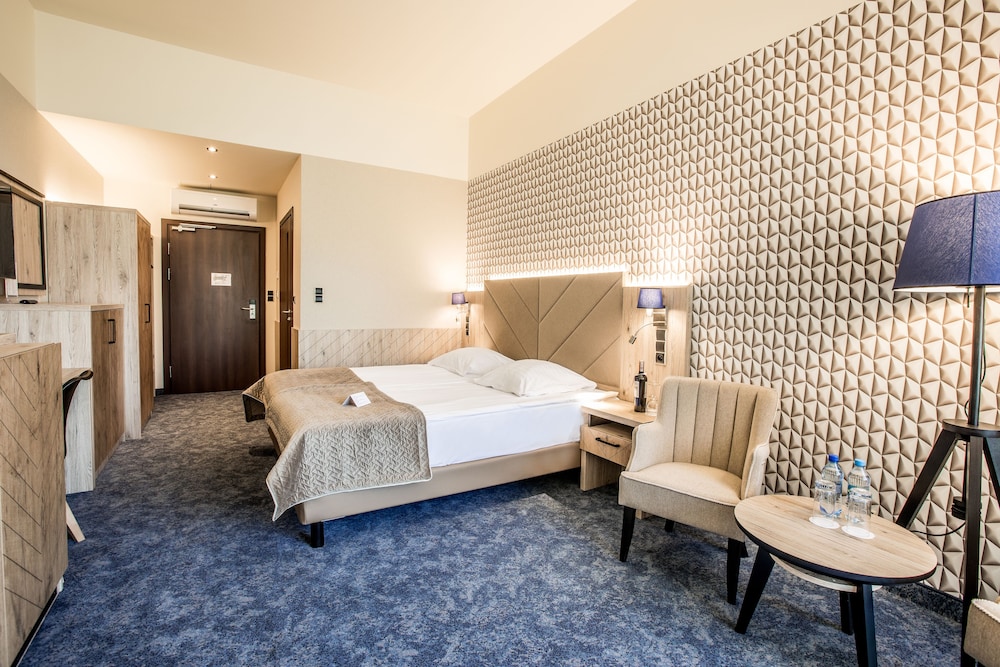 Comfort Room (Family) - Photo 1