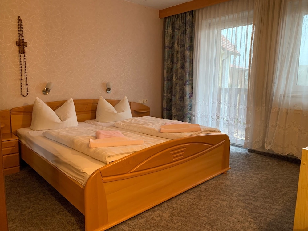 Basic Double Room
