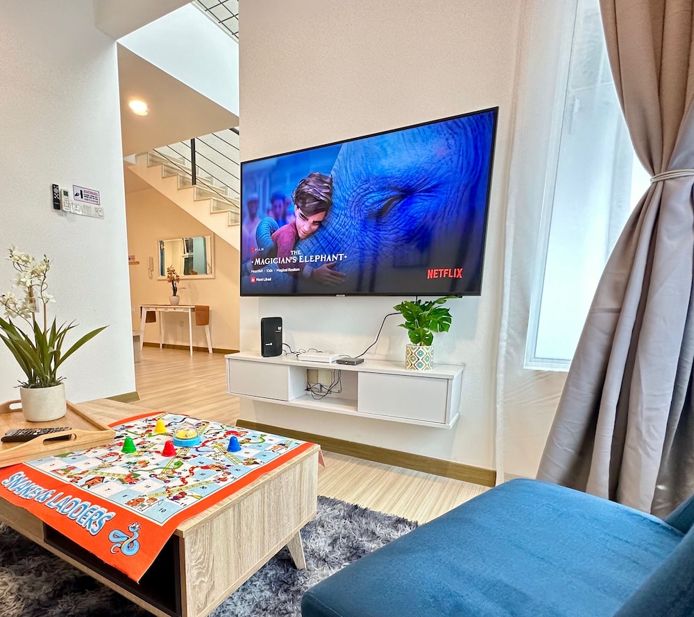 Royal Apartment, 3 Bedrooms, Accessible, City View photo 1