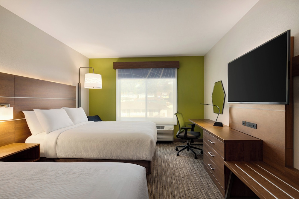 Suite, 2 Queen Beds - Photo 3