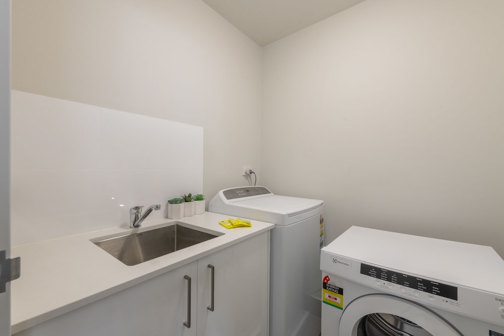 Apartment, 2 Bedrooms, 2 Bathrooms photo 2