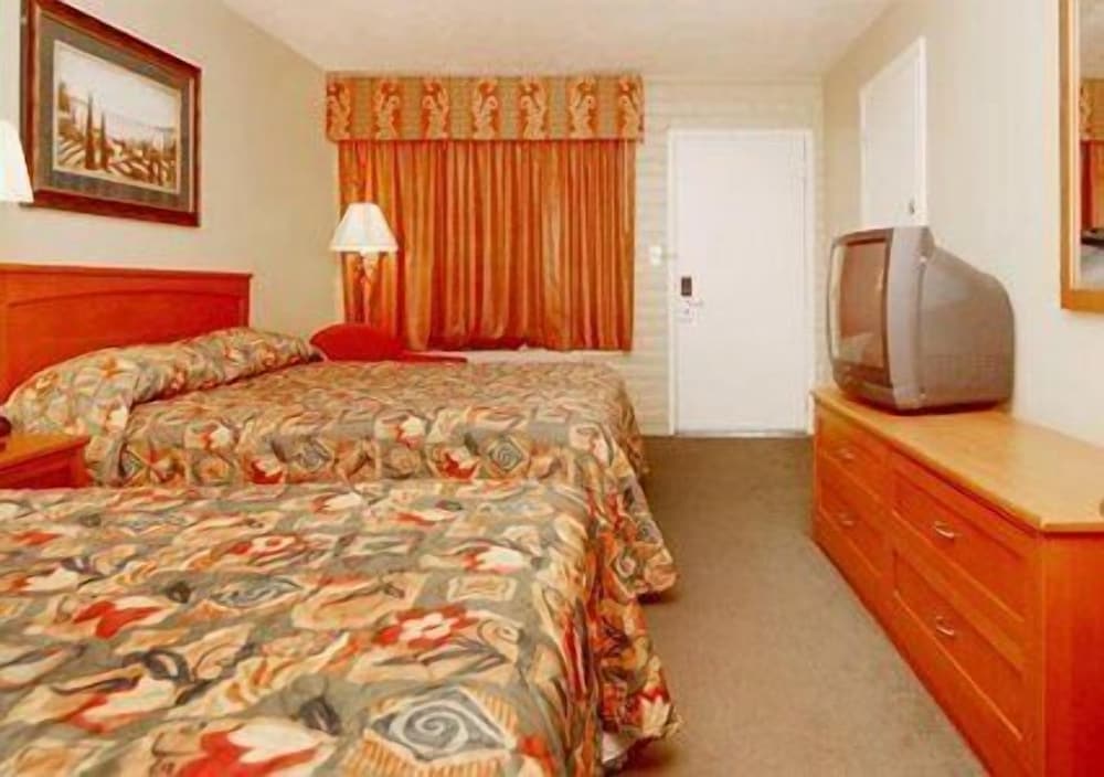 Standard Room, 2 Queen Beds, Non Smoking photo 1