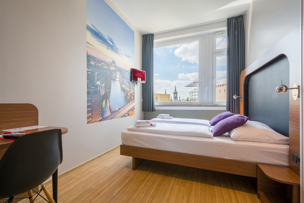 Standard Double or Twin Room photo 3