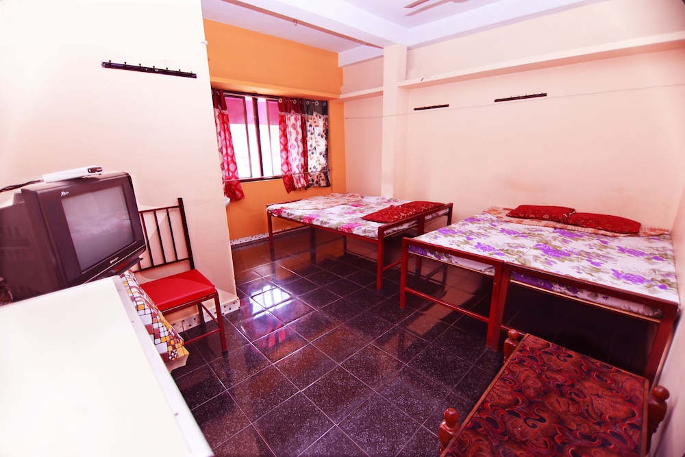 A/C Economic Five Bedded Room photo 2