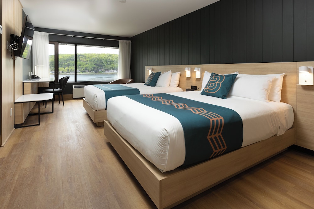Superior Double Room, 2 Queen Beds, Bay View photo 1