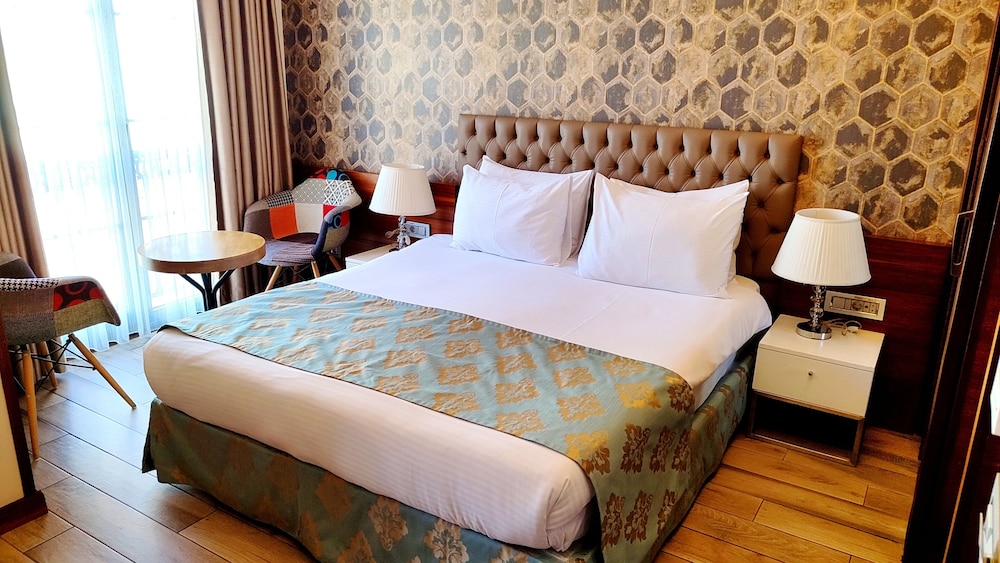 Standard Double or Twin Room photo 1